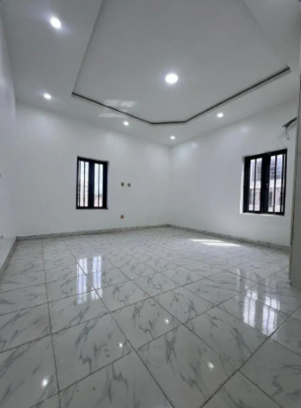 Luxurious 2-Bedroom Apartment 3